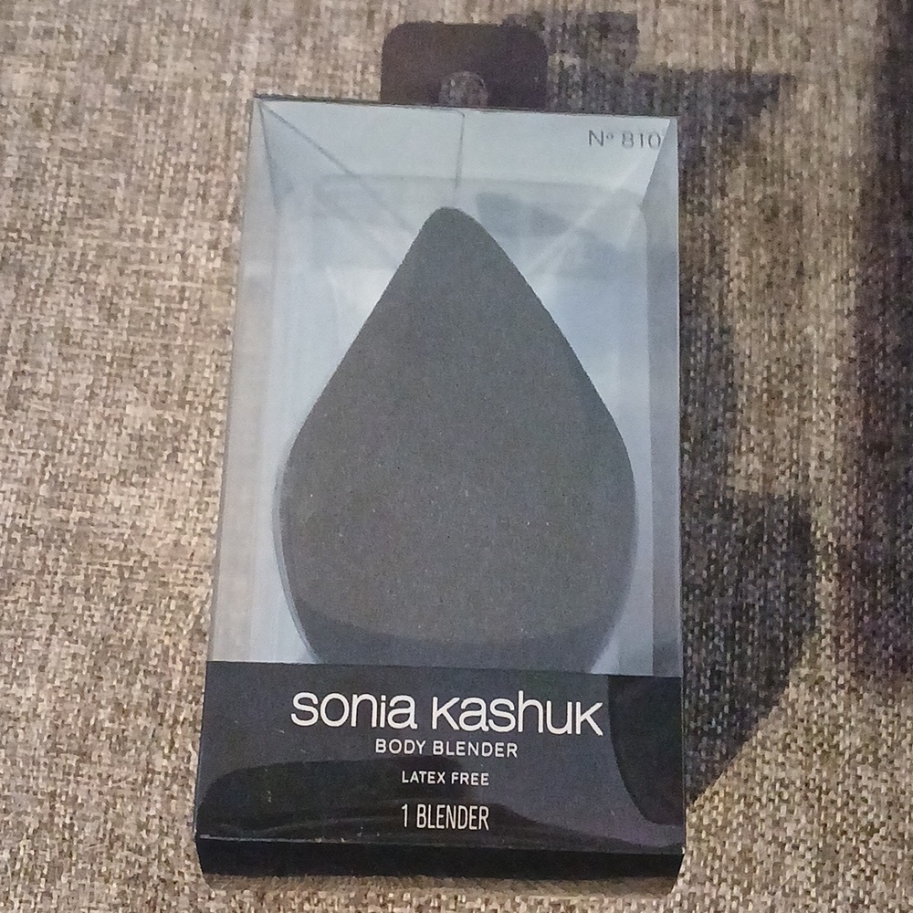 Sonia Kashuk™ Latex-Free Body Blender Makeup Sponge - Black